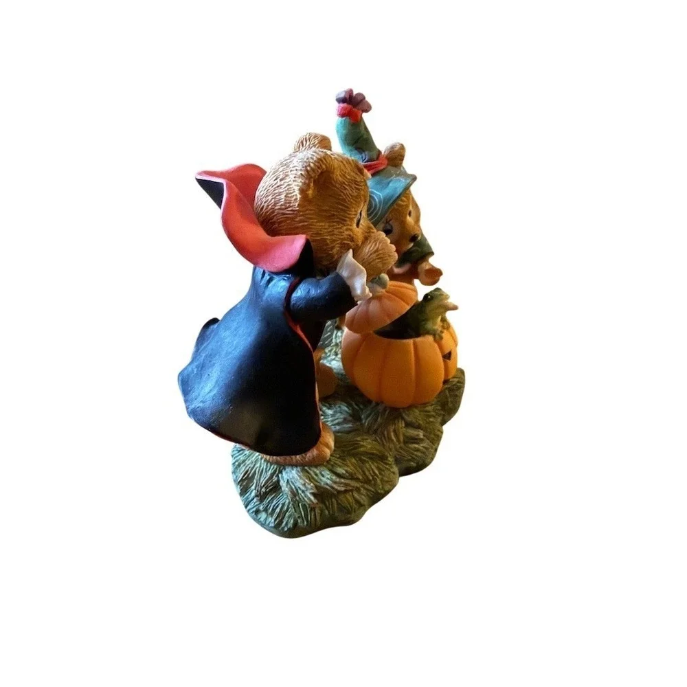 Bear Seasons A-Bear-Cadabra Halloween Bear Figurine Exclusive Special Ed vampire